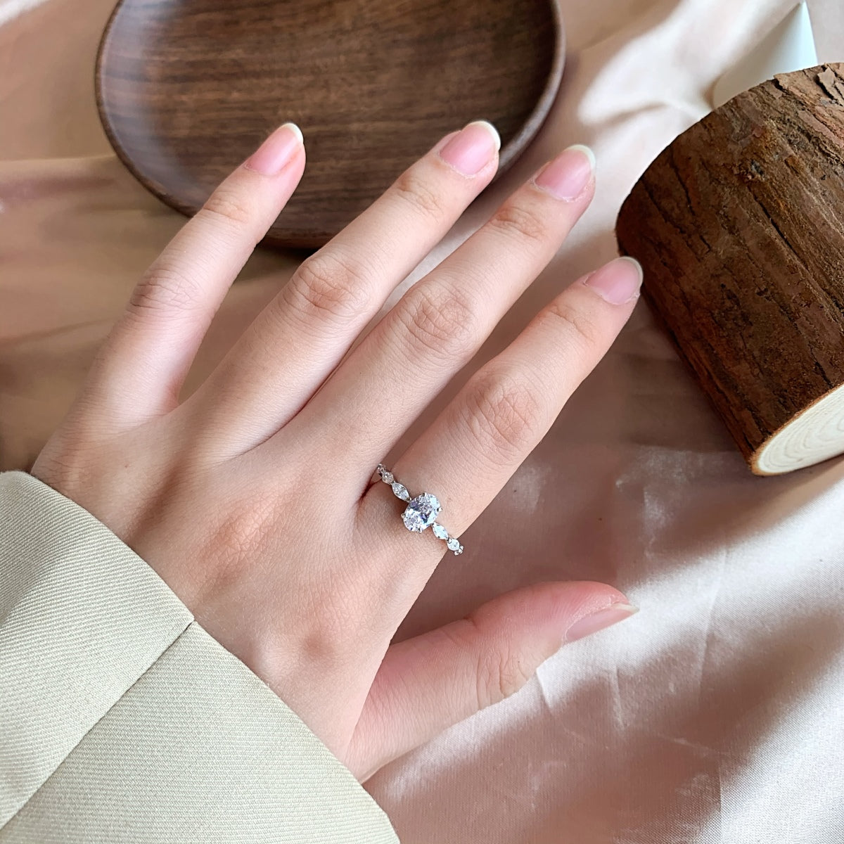 [Kincade Jewelery]0.75 Carat Luxurious Vibrant Elongated Cushion Cut Daily Ring