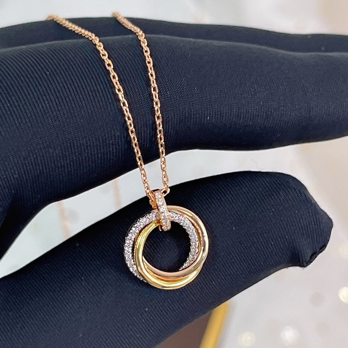 [Kincade Jewelrys]TRINITY NECKLACE SILVER GOLD PINK GOLD DIAMONDS