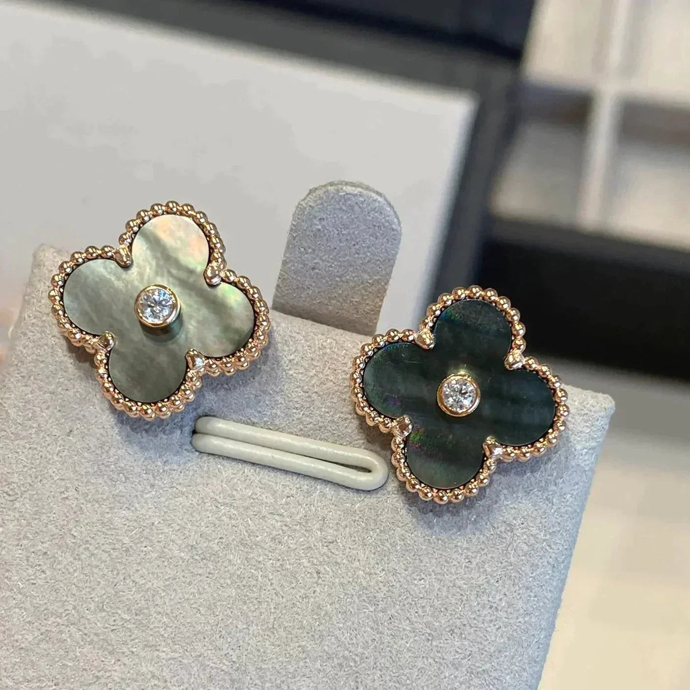 [Kincade Jewelrys]CLOVER MEDIUM 1 MOTIFS GRAY MOP  DIAMOND EARRINGS