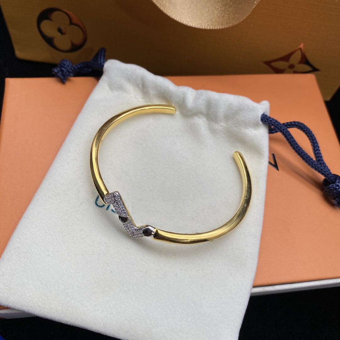 [Kincade Jewelrys]VOLTE UPSITE DOWN DIAMOND GOLD OPEN BRACELET