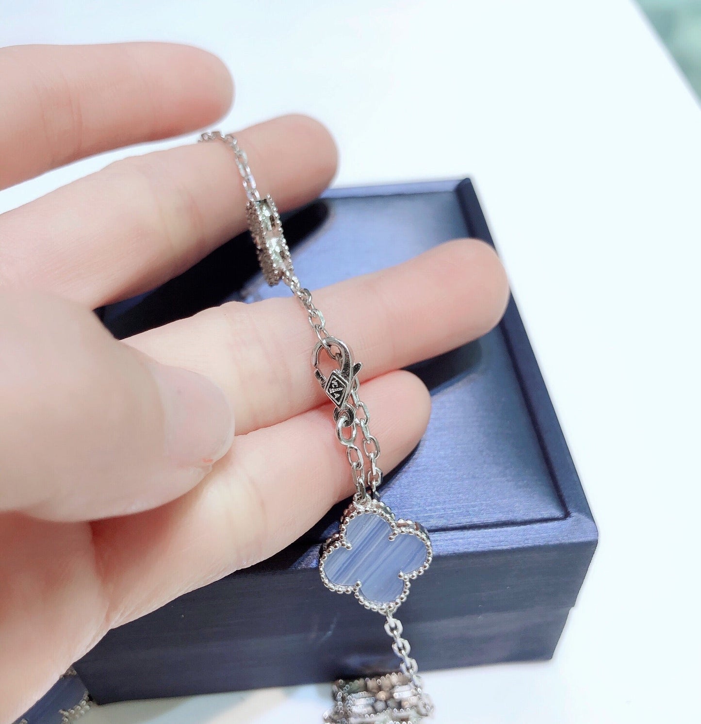 [Kincade Jewelrys]CLOVERS THE 10-MOTIFS CHALCEDONY DIAMONDS SILVER NECKLACE