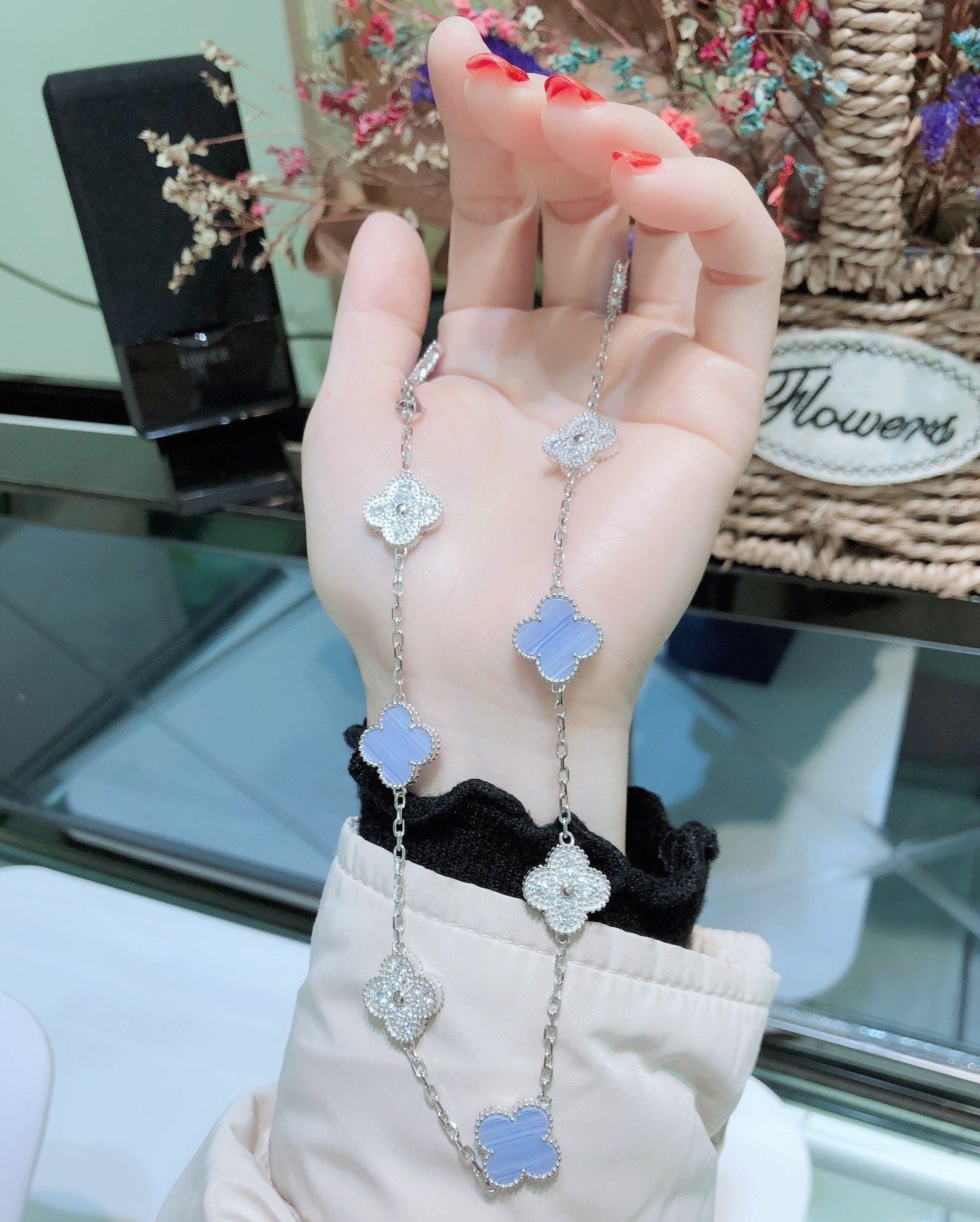 [Kincade Jewelrys]CLOVERS THE 10-MOTIFS CHALCEDONY DIAMONDS SILVER NECKLACE